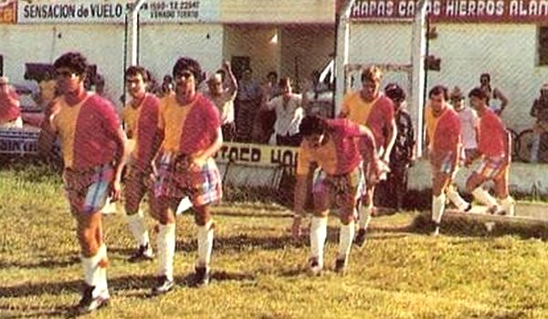 La Biblio en la cancha · archivo compartido por Ají